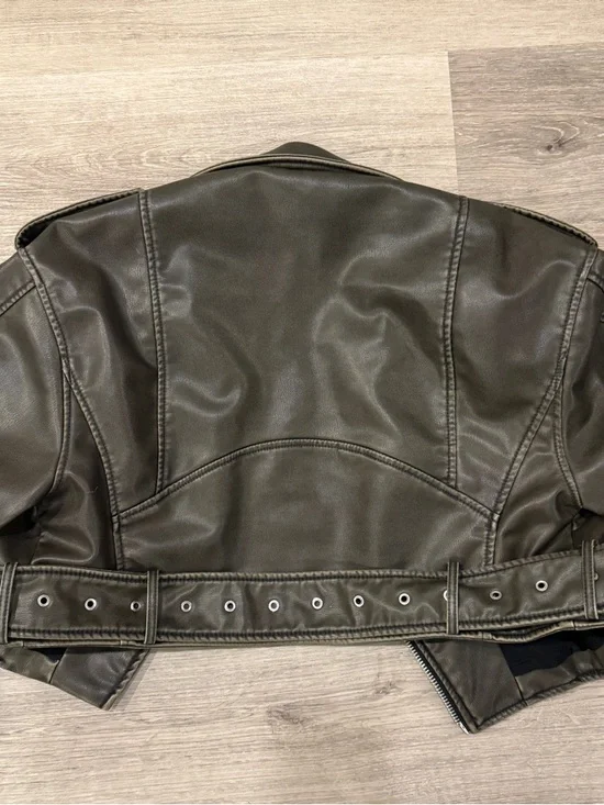 ZARA Cropped Olive Faux Leather Moto Jacket with Belt - Picture 5 of 5